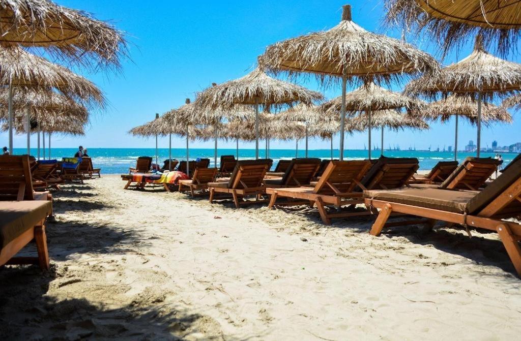 Luxurious Dreamy Seaside Apartment Дуррес Экстерьер фото