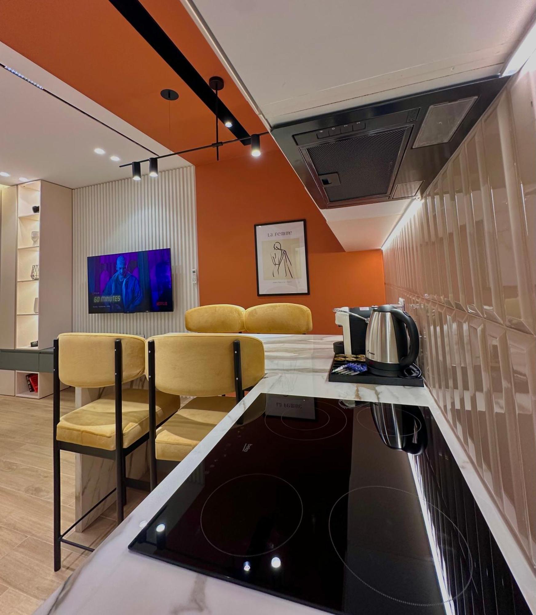 Luxurious Dreamy Seaside Apartment Дуррес Экстерьер фото